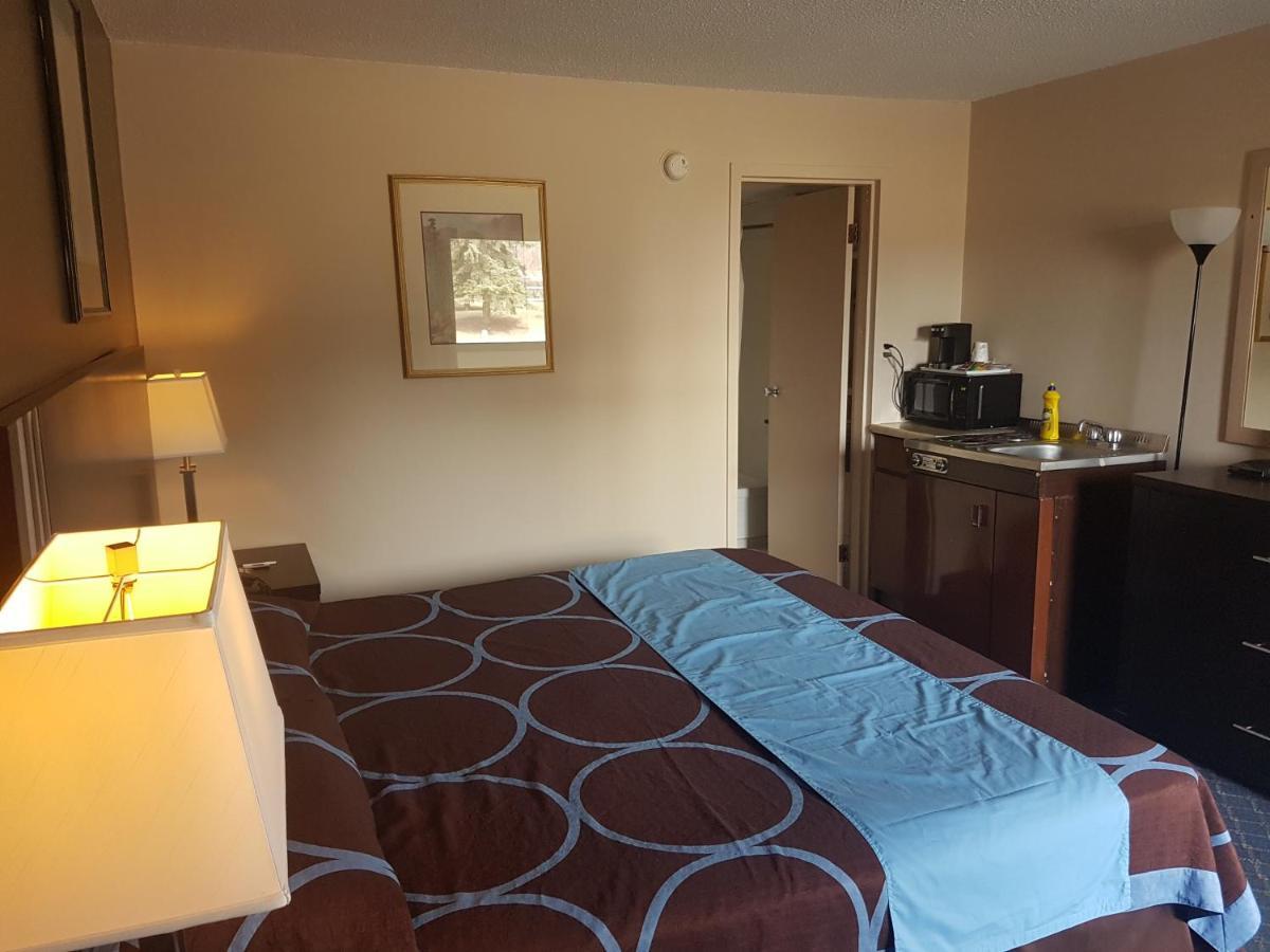 Ba Hotel Red Deer Extérieur photo