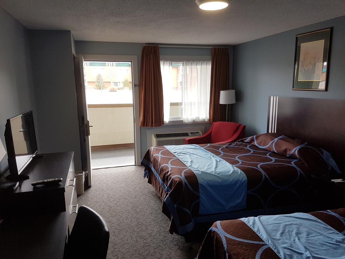 Ba Hotel Red Deer Extérieur photo