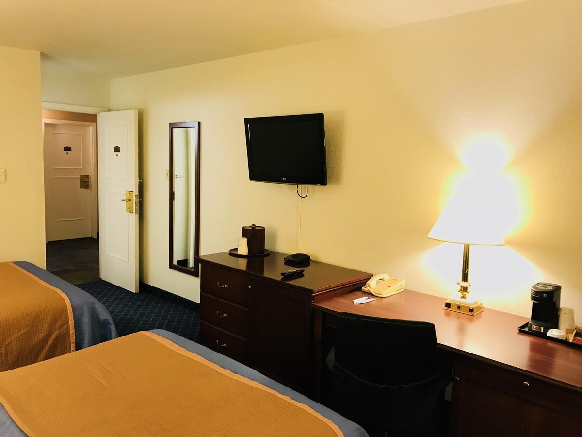 Ba Hotel Red Deer Extérieur photo