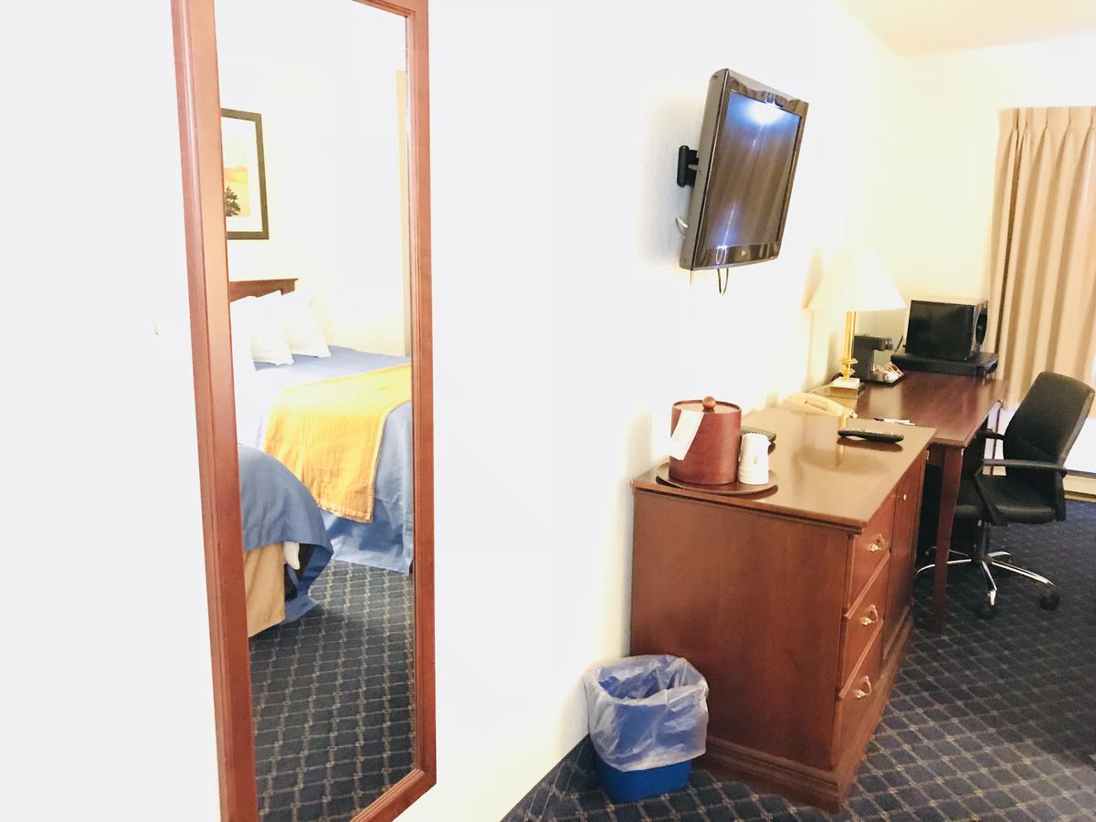 Ba Hotel Red Deer Extérieur photo