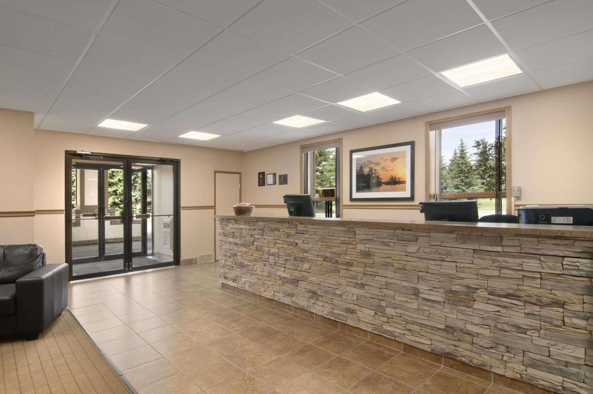 Ba Hotel Red Deer Extérieur photo