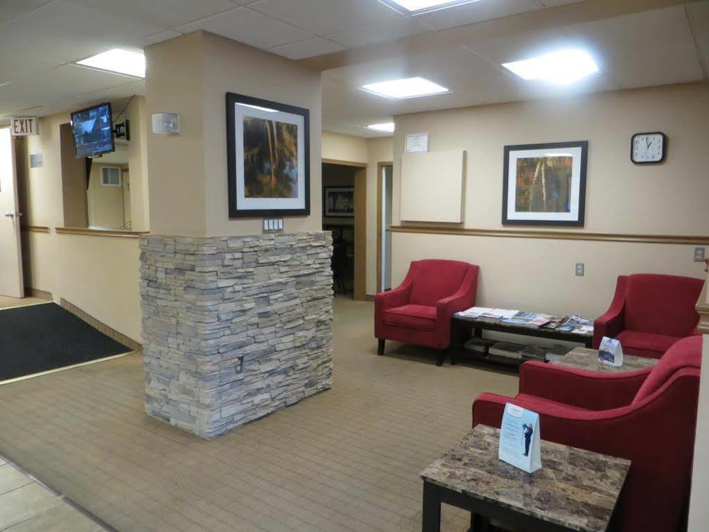 Ba Hotel Red Deer Extérieur photo