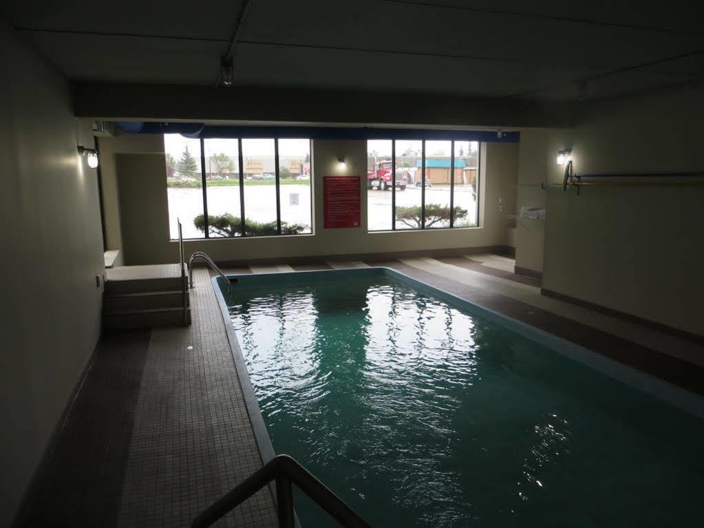 Ba Hotel Red Deer Extérieur photo