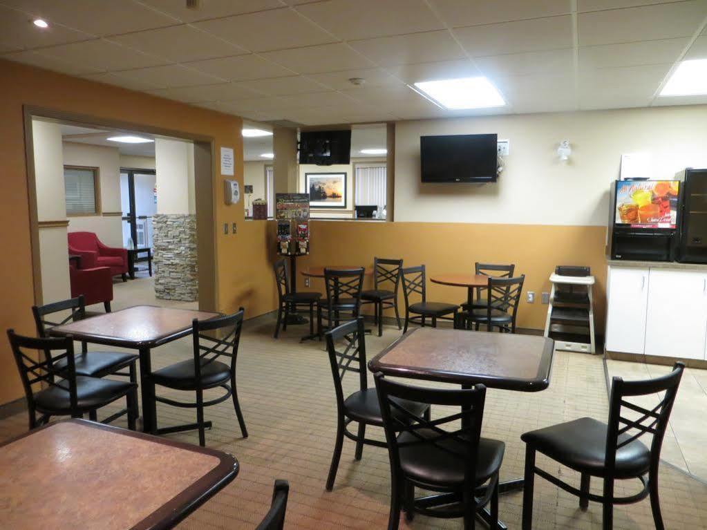 Ba Hotel Red Deer Extérieur photo